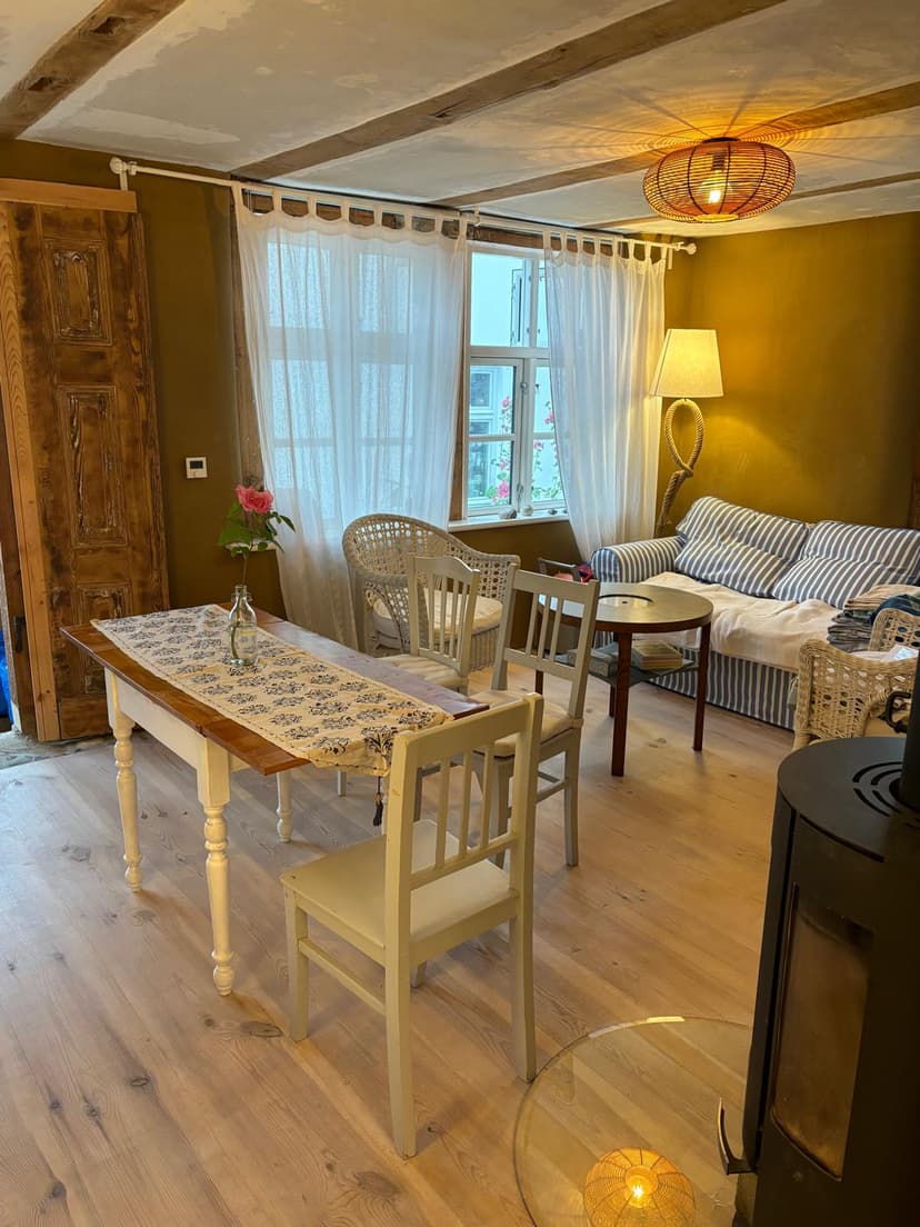 Wohnzimmer mit Kamin